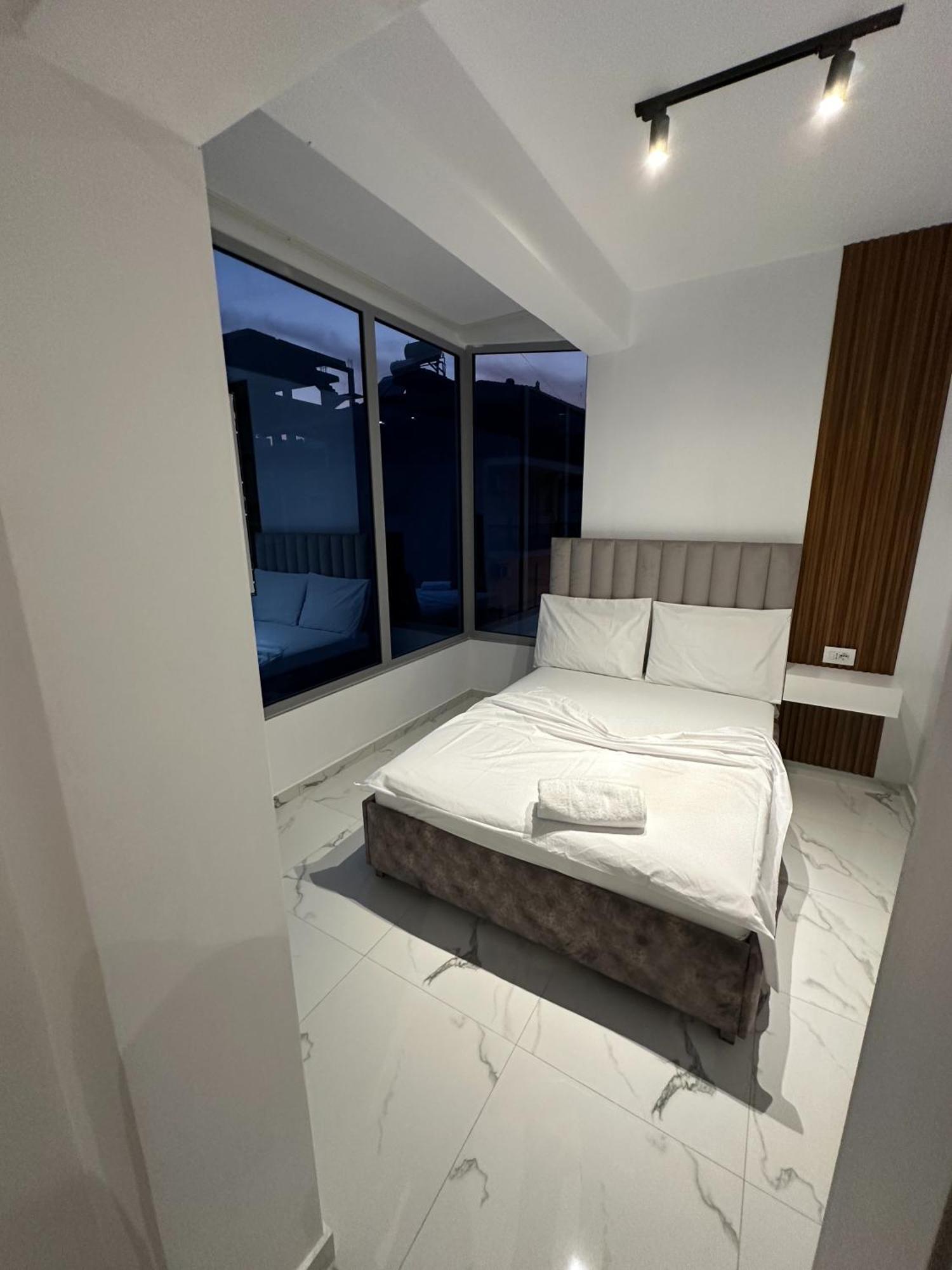סרנדה Hotel Elisabet מראה חיצוני תמונה