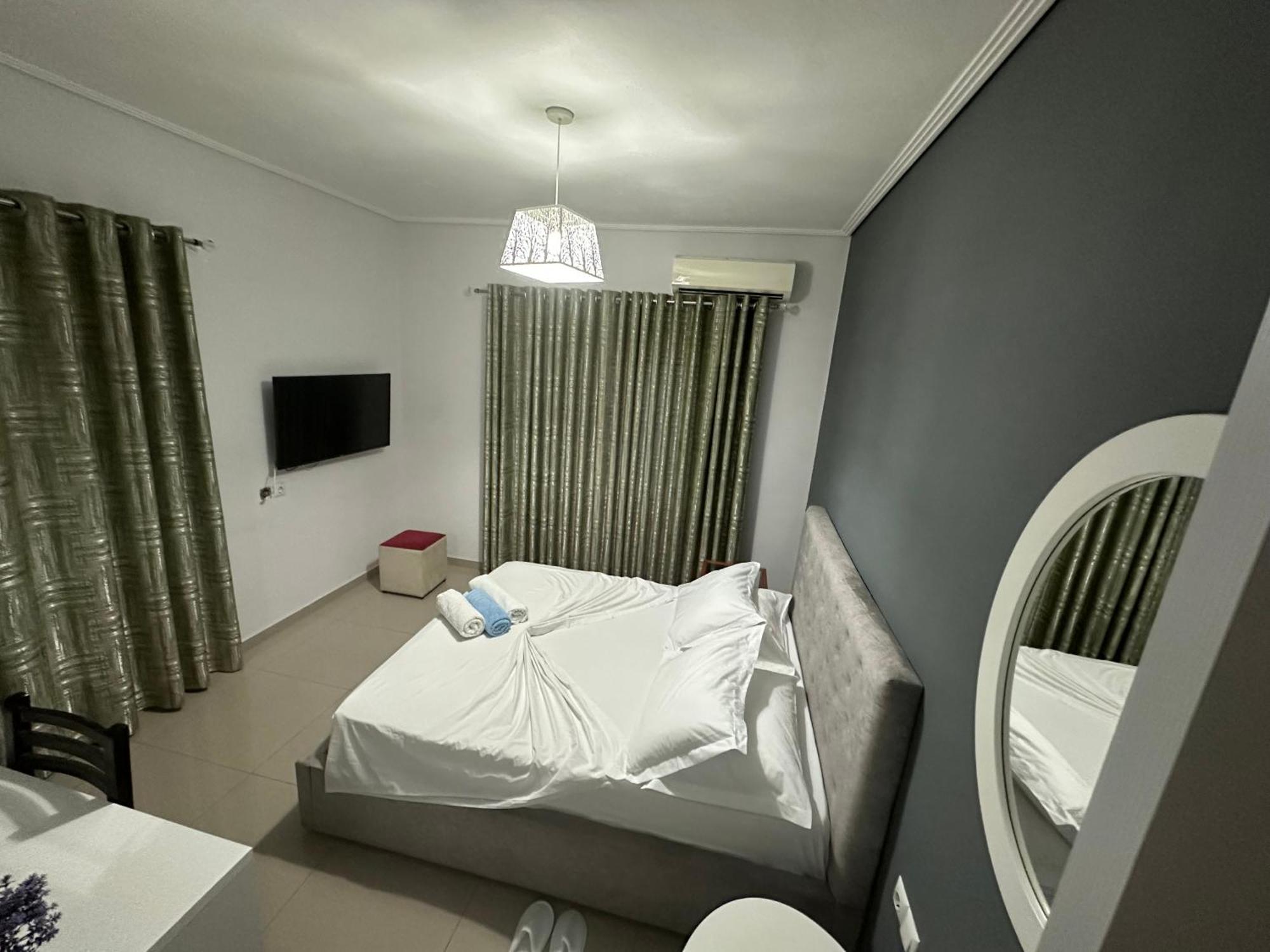 סרנדה Hotel Elisabet מראה חיצוני תמונה
