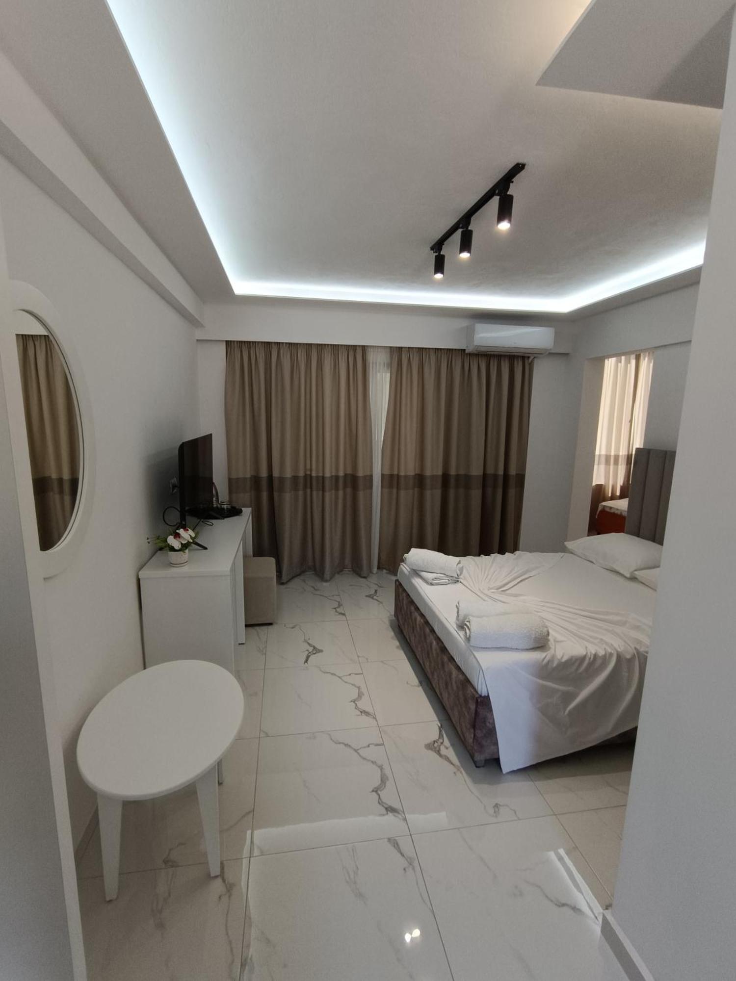 סרנדה Hotel Elisabet מראה חיצוני תמונה